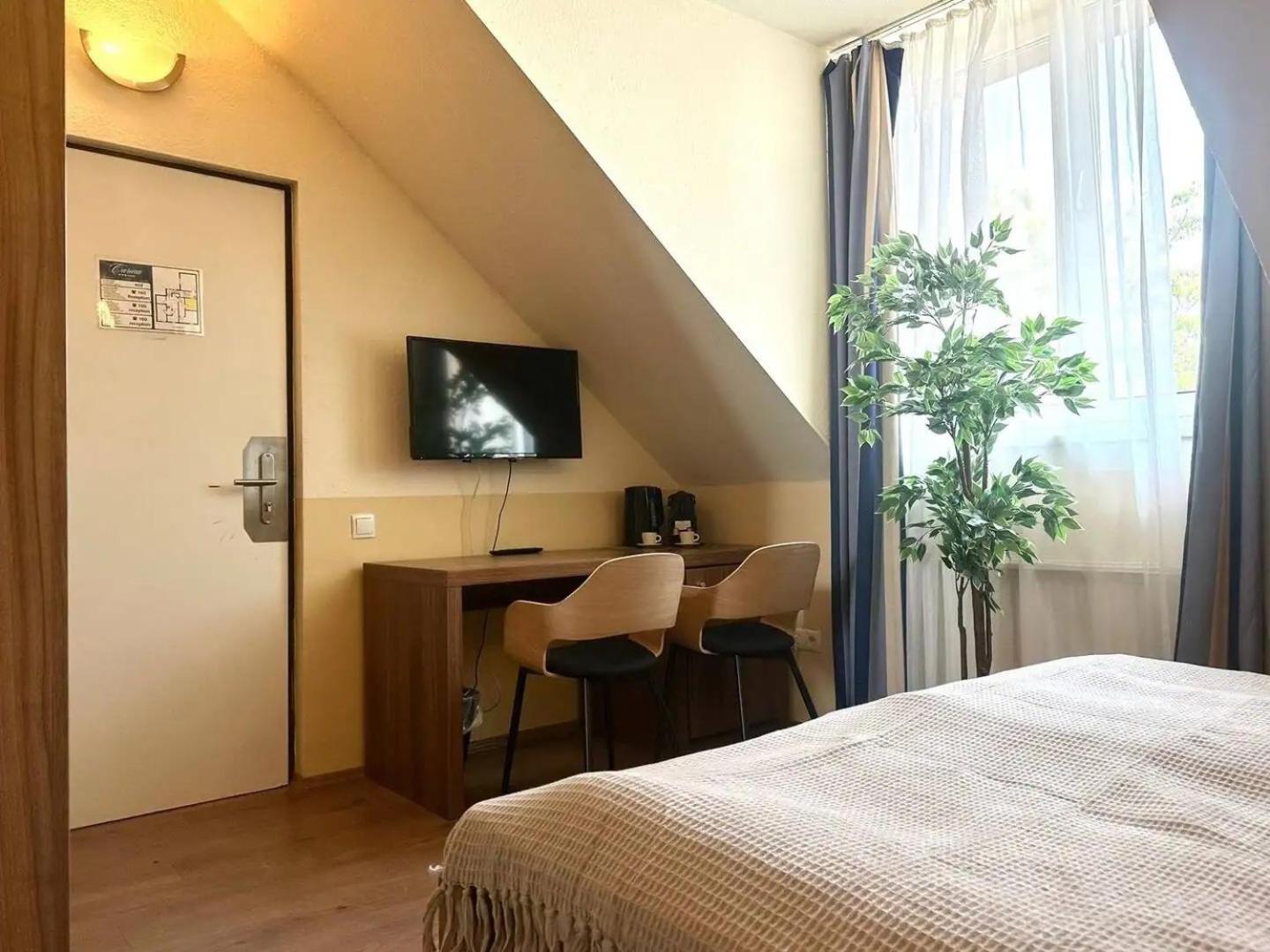 Paid Parking I Calm Location I 10 Minutes To S-bahn Apartment Wien