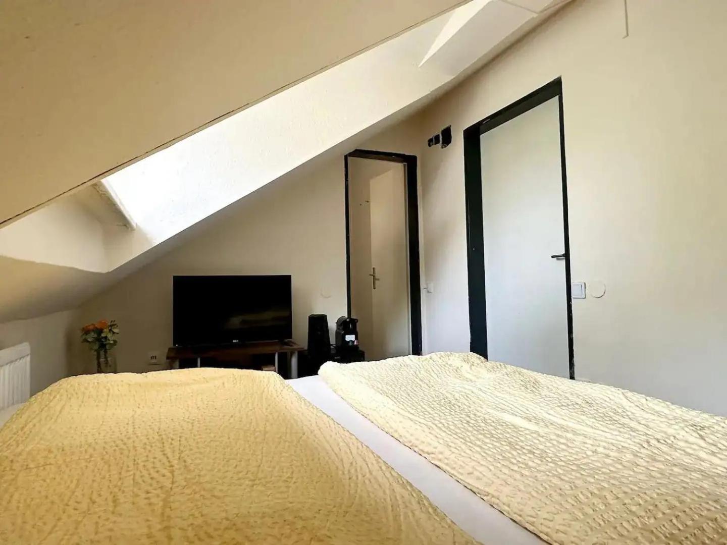 Apartment Paid Parking I Calm Location I 10 Minutes To S-bahn Wien