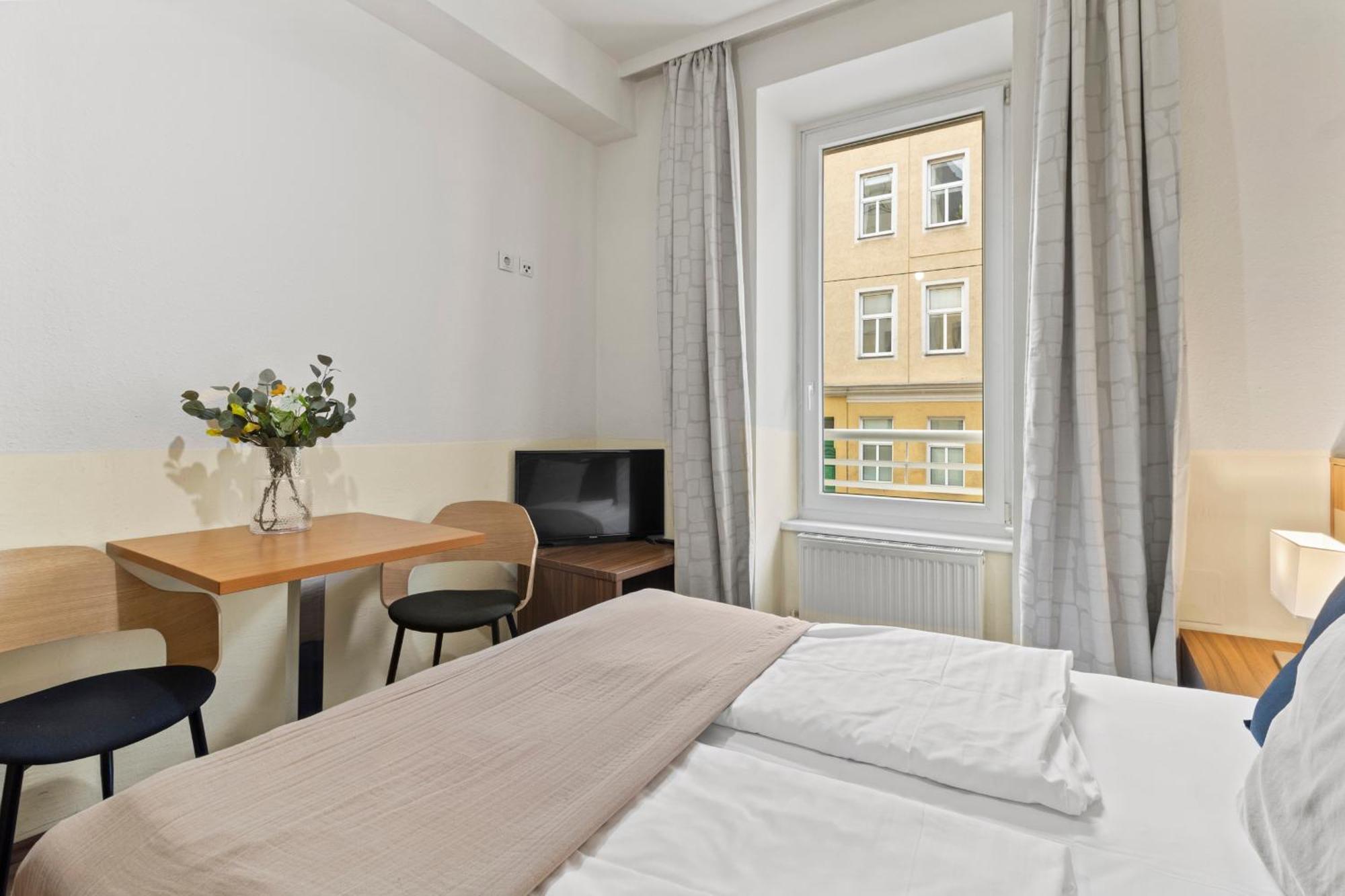 Paid Parking I Calm Location I 10 Minutes To S-bahn * Wien