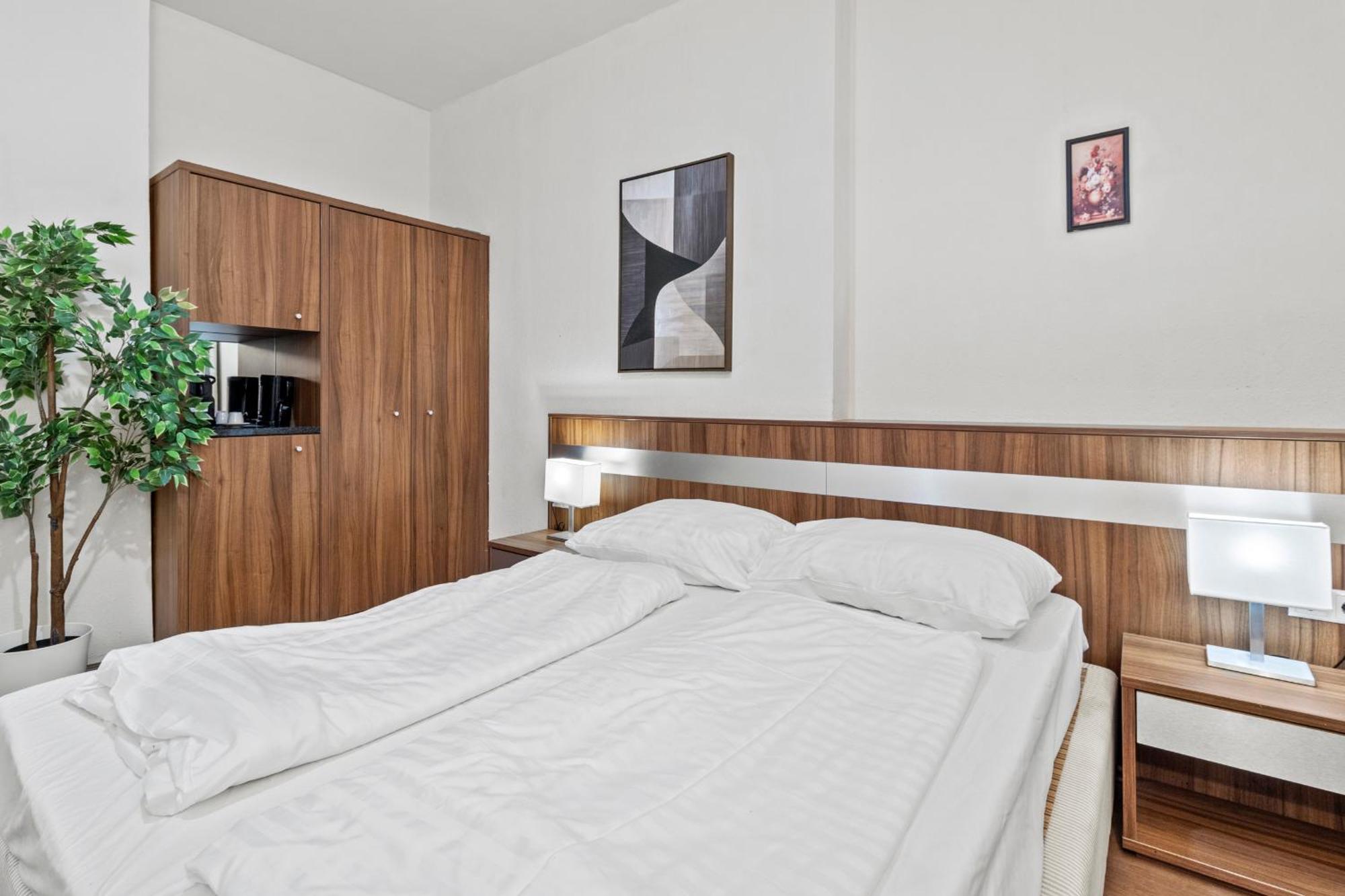 Paid Parking I Calm Location I 10 Minutes To S-bahn Apartment Wien